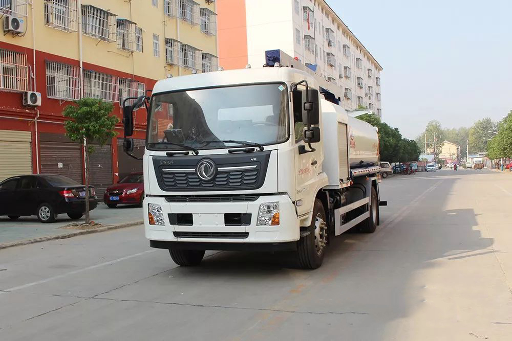国六10方东风天锦铁路抑尘车